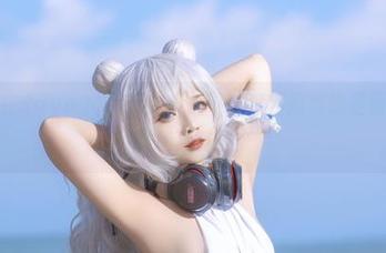 星野爱在Sayo Momo的镜头下，竟然搞得像是情景喜剧的写真资源！